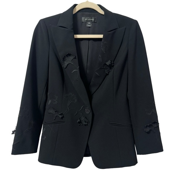 St. John Women’s Black floral embroidered Blazer Jacket Size 2